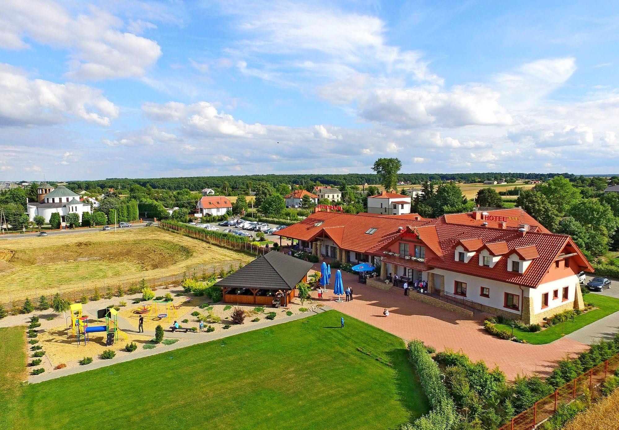 Hotel Dwor Choiny Kazimierówka Exterior foto